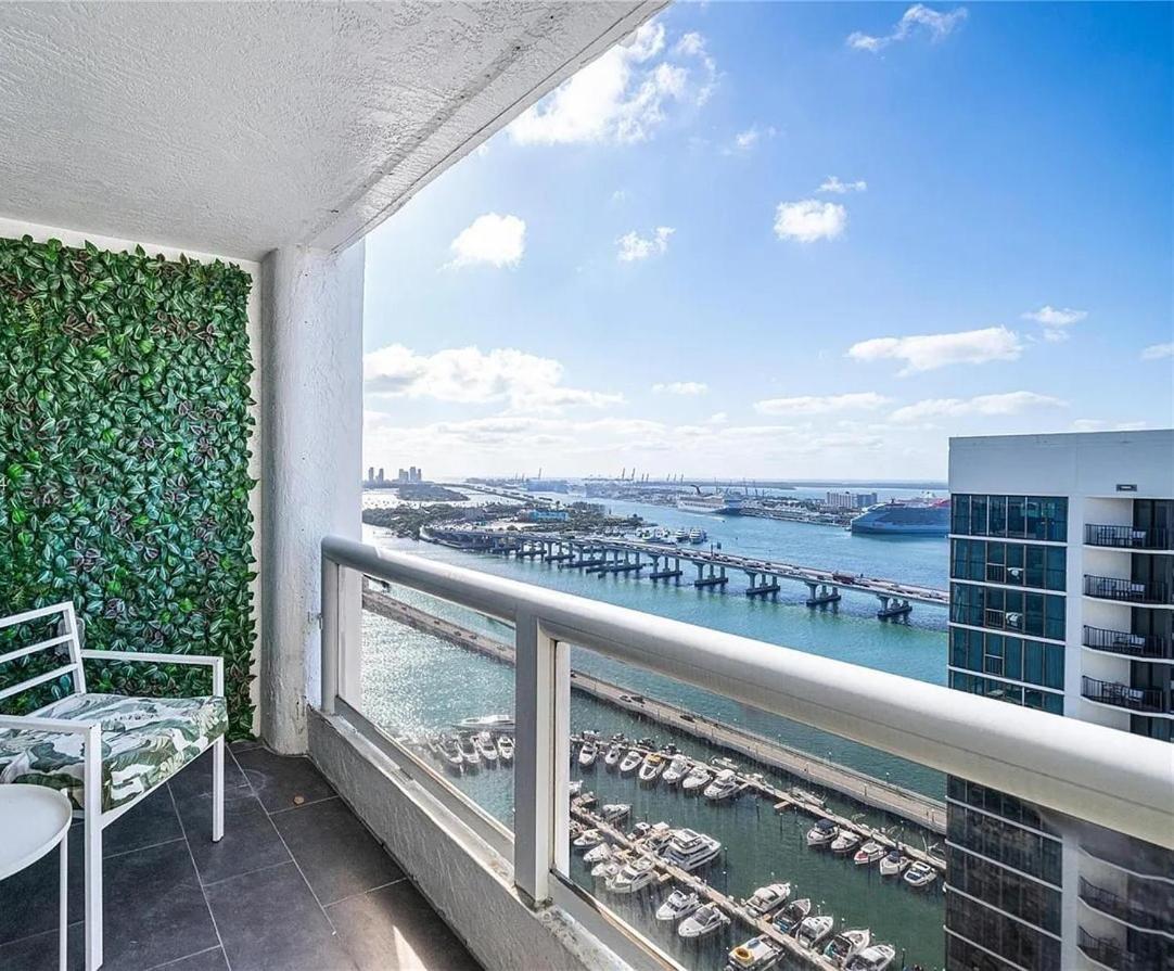 Appartamento 1717 N Bayshore Dr Miami, Fl 33132 *